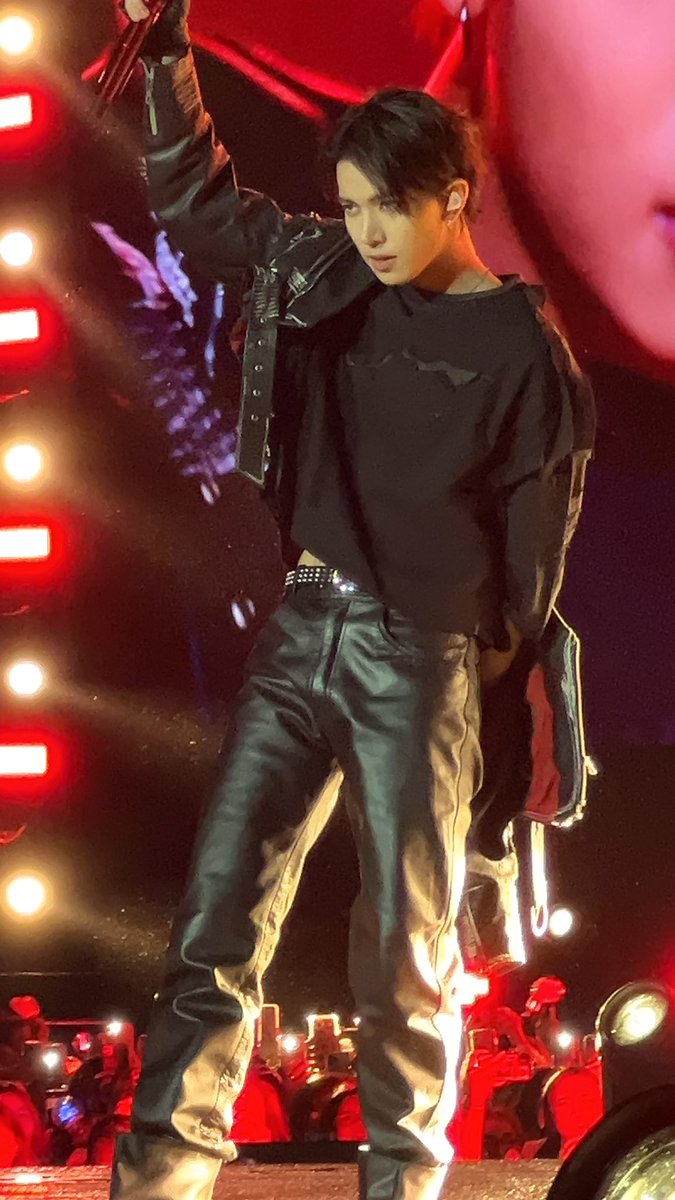 lovinghaech's tweet photo. GUYS THIS ROCKSTAR
 #HEESEUNG #희승 #ENHYPEN https://t.co/vTklUA46I4