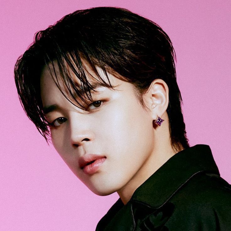 SeriesBrasil's tweet image. O cantor, compositor, produtor e dançarino Park Jimin está completando 29 anos hoje.

O it boy da Coreia é uma das figuras de maior impacto da indústria do kpop. #HappyJiminDay