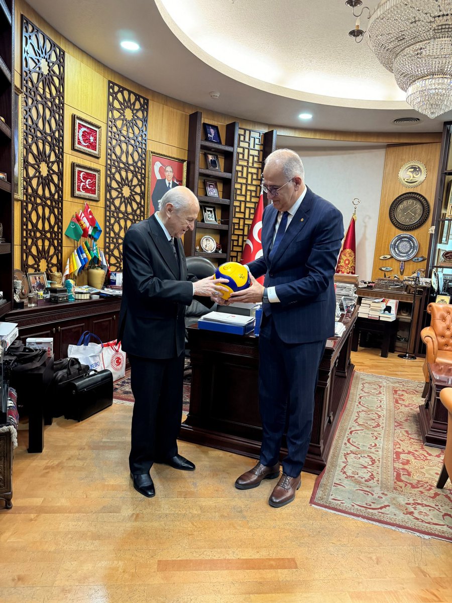 Genel Başkanımız Sayın Devlet Bahçeli, Türkiye Voleybol Federasyonu Başkanı Sayın Mehmet Akif Üstündağ’ı kabul etti.