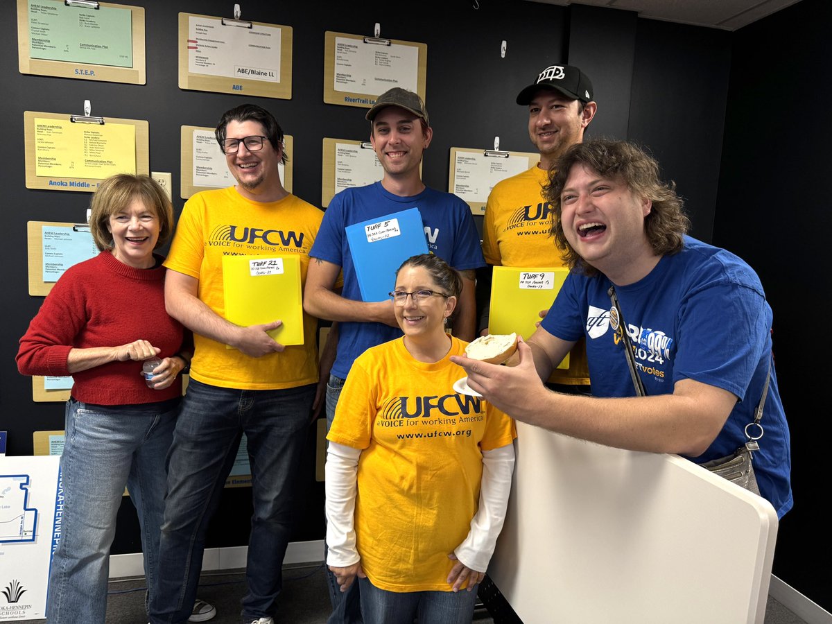 Tina Smith tweet media