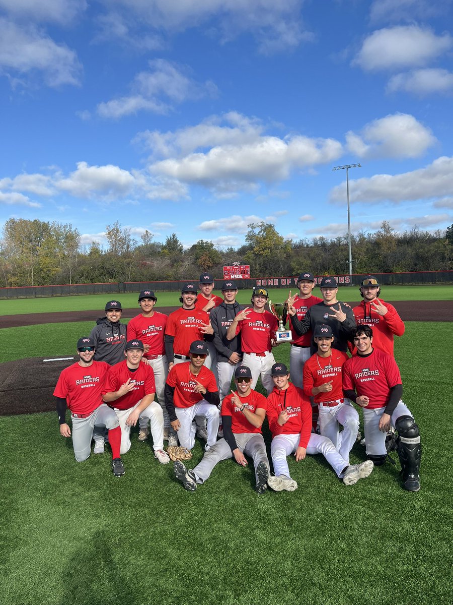The Fall Grey-Black WS came down to the very end!

Decisive Game 3 ended with a 8-4 Victory for the Black Squad (Wearing Red) this morning!

Great 3 days of competition. Excited for what the season holds this spring!

Game 1: ◼️6 - ◻️5
Game 2: ◻️7 - ◼️6
🏆Game 3: ◼️8 - ◻️4