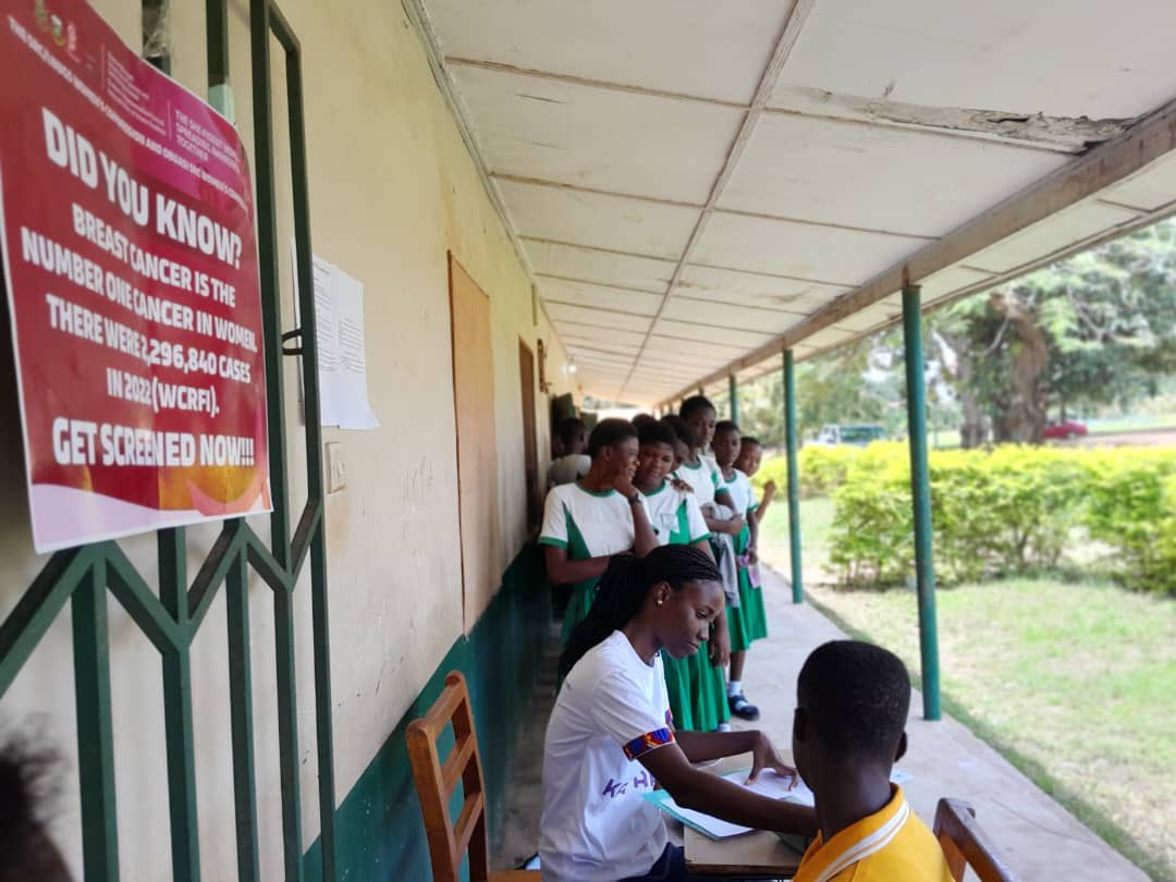 yaaduakye's tweet photo. Spreading love,Spreading awareness πβ
The Kumasi Edition of our regional breast cancer awareness campaign was a great success
We went to schools,Kejetia and tech junction to create awareness on this devastating disease
#BreastCancerAwareness
#shefident
#boobit https://t.co/HJlnLBrYuf