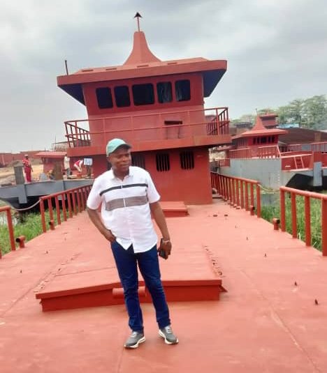 KapokeVictor's tweet image. Le Directeur Général de la Maison #OLOF et Patron numéro 1 de l'Agence Chrétienne du Sankuru, @Jean-Félix Opoto vient de s'acquérir d'un nouveau bateau.
Cet Opérateur économique polyvalent ne cesse d'impressionner les gens suite à son sens d'humilité malgré son élévation.
@VK.✍️