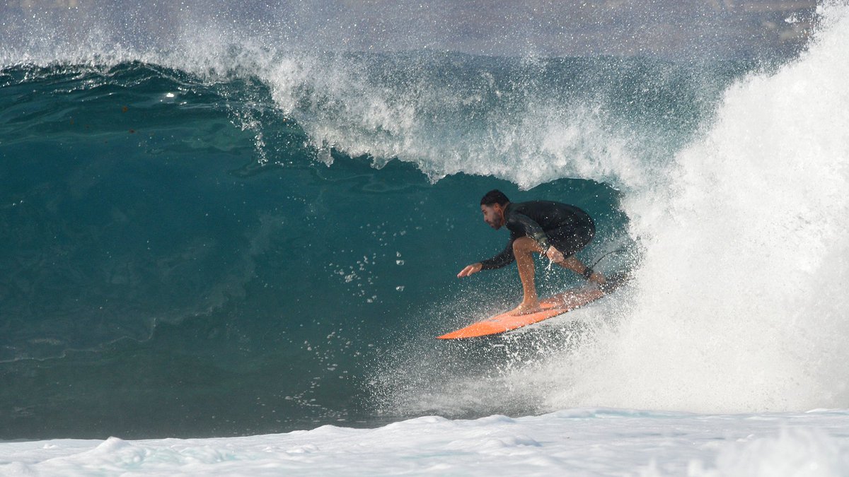La fuerza esperada vuelve en Octubre, para la alegría de la familia surfera de El Confital, <a href="/LasCanteras/">Mi playa de Las Canteras 🏊🏻‍♀️🦈</a>