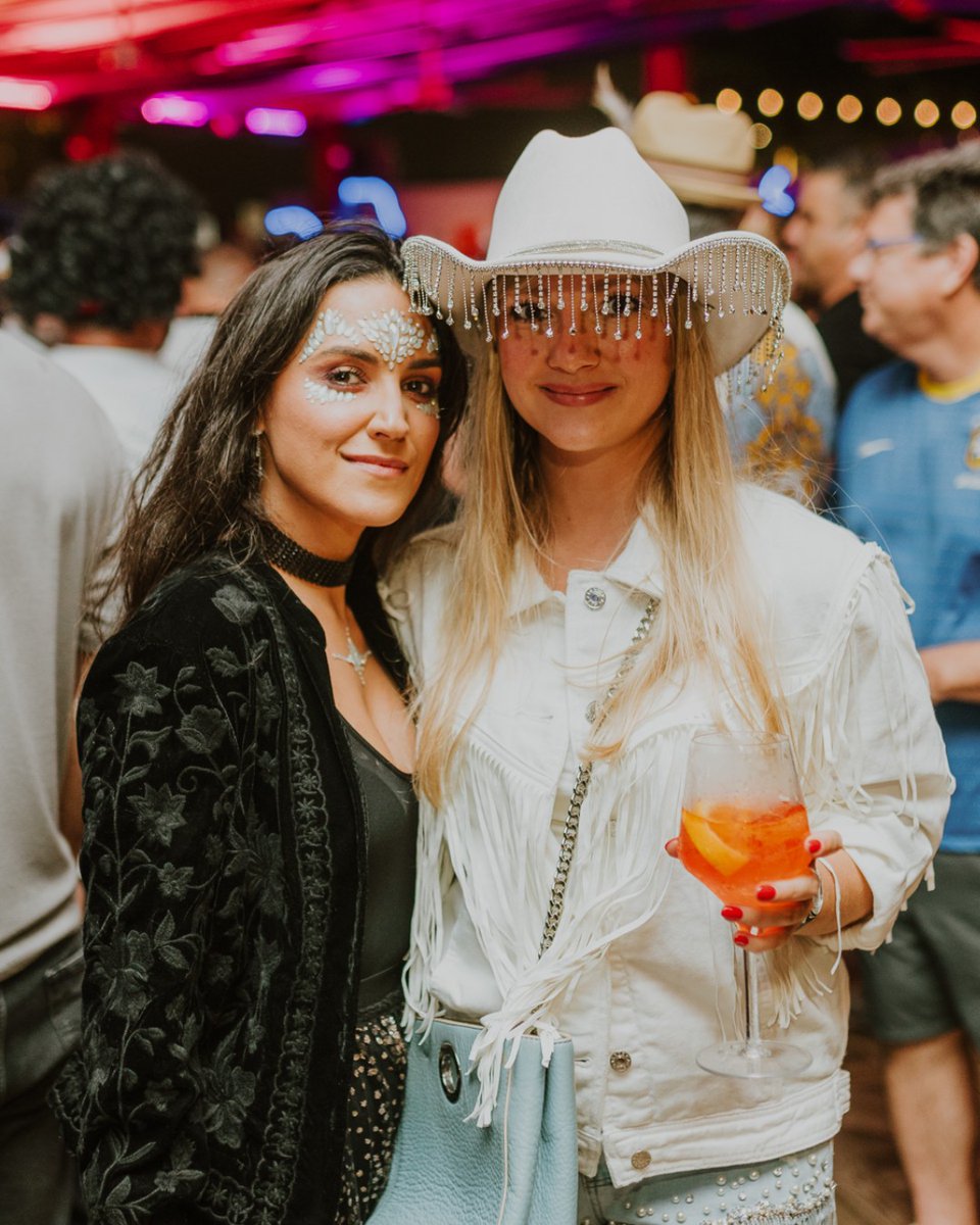 BreakwaterHg's tweet photo. Join us for our two special Halloween parties at @RegattaGrove on Saturday, October 26th for Beetlegrove🐞 and Thursday, October 31st for the Regatta Zone⏱️  

🎃 Indulge in eerie drinks, supernatural décor and a costume contest (grand prize $500 bar tab) https://t.co/H0JJzXsSRW