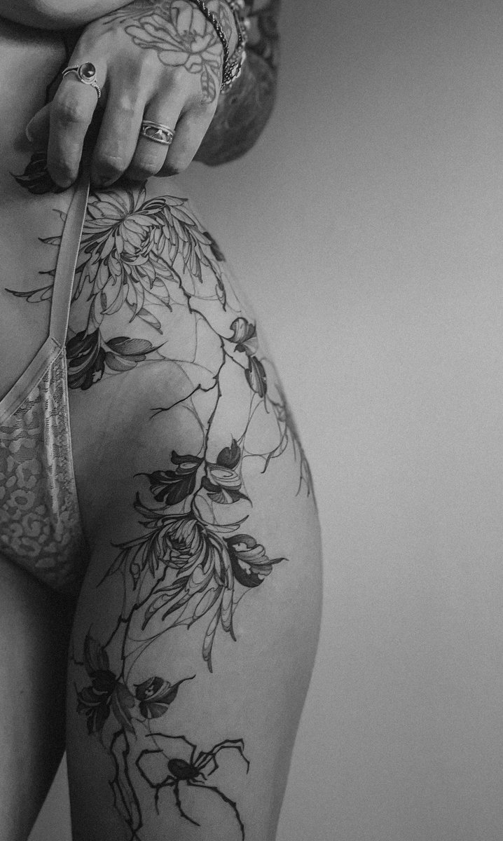 rachou_pinette's tweet photo. regardez le monstre qu'on m'a tatoué hier (c'est esor_tattoo sur insta) https://t.co/siC5NlCkaZ