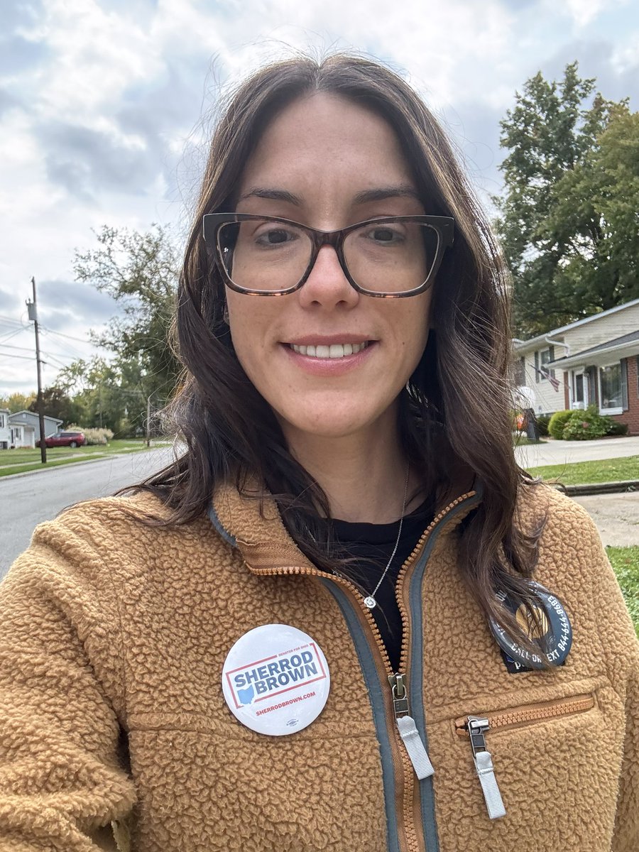 DrEmily_Freeman's tweet photo. This abortion doc is out canvasing today because abortion rights are on the ballot in every election this year. Do you have a voting plan for November 5th? #abortionishealthcare #ohiodems #kamalaharris #sherrodbrown #emiliasykesforcongress #AJforOH https://t.co/Nd5WZVIavO