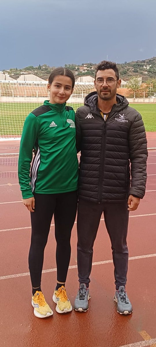 Hoy se ha celebrado en <a href="/CTD_cdcaceres/">Ciudad Deportiva CC</a>  una nueva concentración,en este caso de Velocidad,del Plan Nacional Tecnificación Deportiva de la <a href="/atletismoRFEA/">atletismoRFEA</a> en colaboración con <a href="/FedExtAtletismo/">Fed. Ext. Atletismo</a> con la presencia de Emma Reig y su entrenador <a href="/RaulRS88/">Raúl Romero Segador</a> <a href="/DiputacionCC/">DiputacionCC</a> <a href="/jovendeportEXT/">Jóvenes y Deportes Extremadura</a> <a href="/FJyD/">Fundación Jóvenes y Deporte 🅵🅹🆈🅳 💚🤍🖤</a>