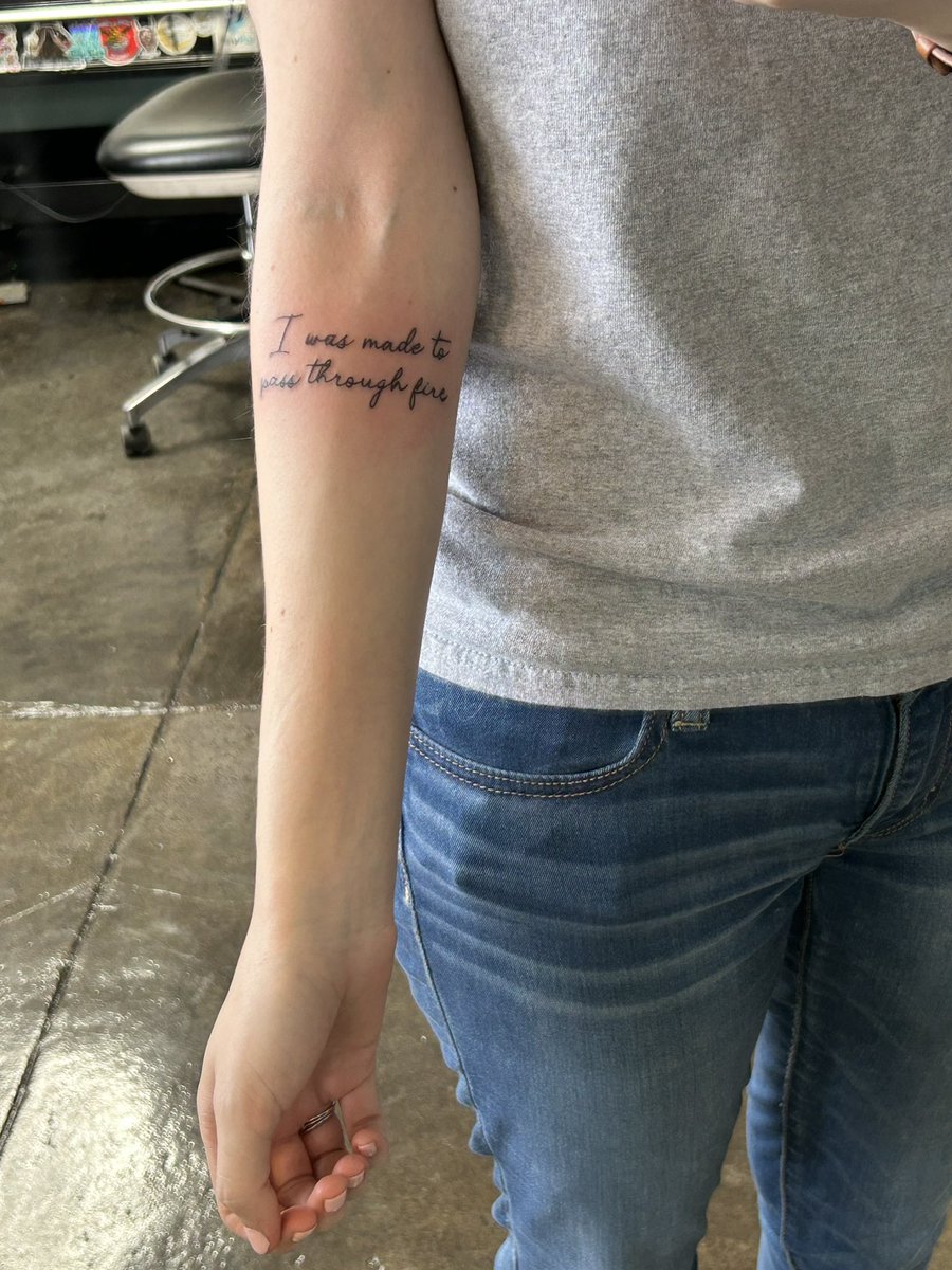kelsey_gideon's tweet photo. Thank you for giving us Keyleth, @Marisha_Ray, and for giving me this reminder ❤️. Forever thankful for you, @matthewmercer, and the rest of the @CriticalRole cast for all the adventures you’ve taken us on over the years. 🫶🏻#TheLegendofVoxMachina @LVMandM9onPrime https://t.co/4KVUzvCk05
