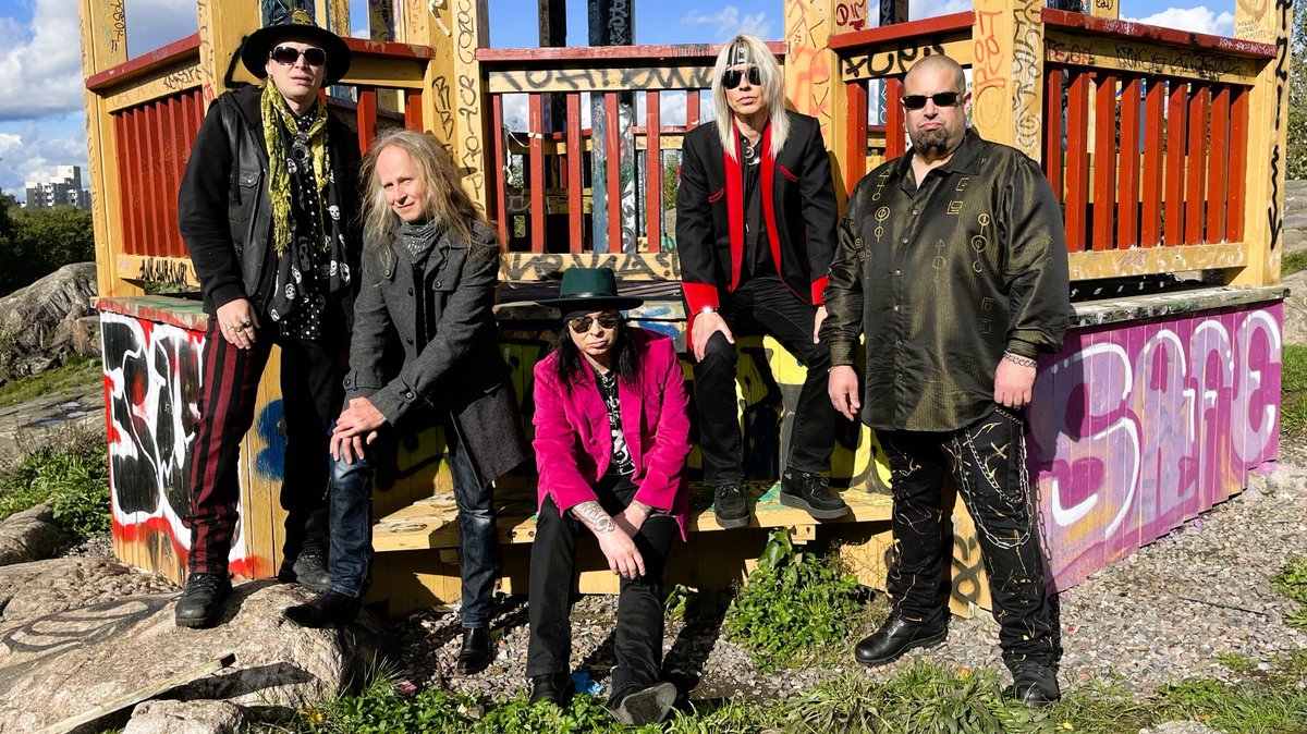 samerelnahhal's tweet photo. Plastic Tears 2024😎 Stay tuned for new music and a brand new video very soon☠️
Have a great weekend everyone!🍻 https://t.co/BuEupZusjC