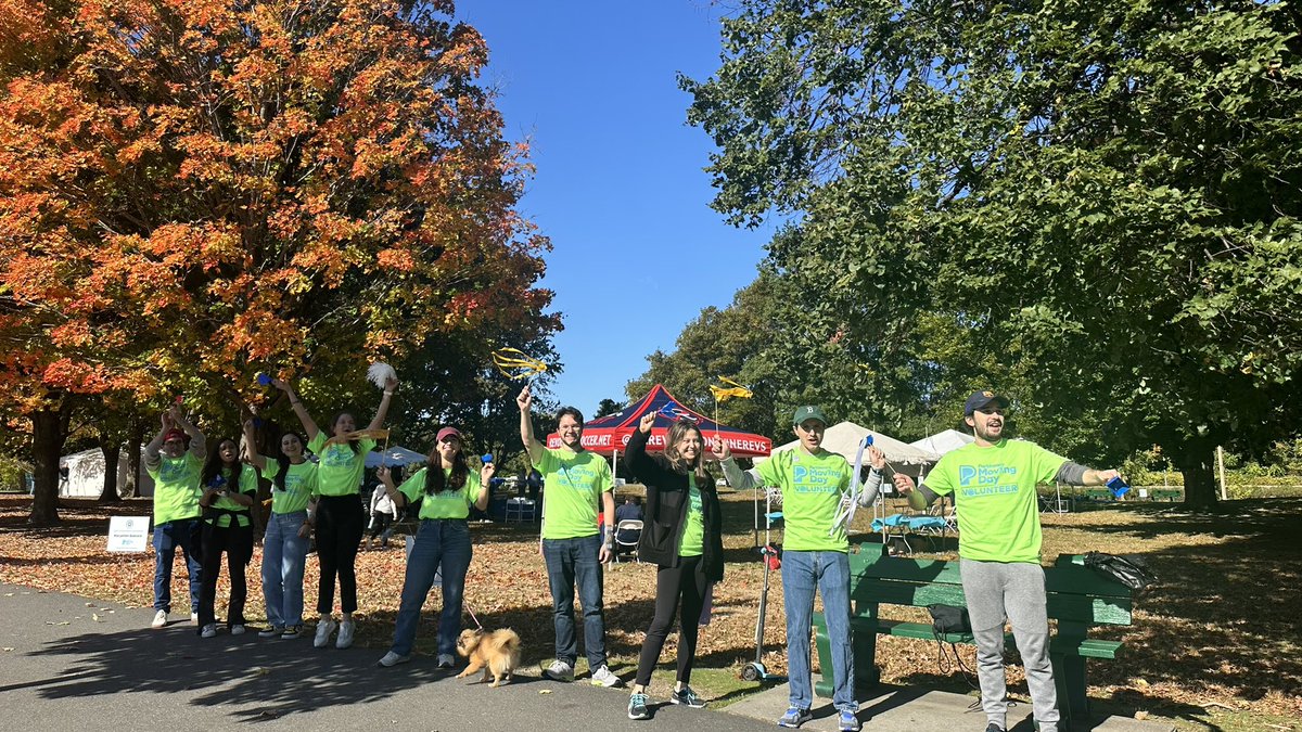 Our research fellows had an impressive turnout on this beautiful Saturday morning 🍁 for the Parkinson’s Move Day fundraiser. 

They volunteered at various stations throughout the event and came together at the end to cheer on the participants 📣.