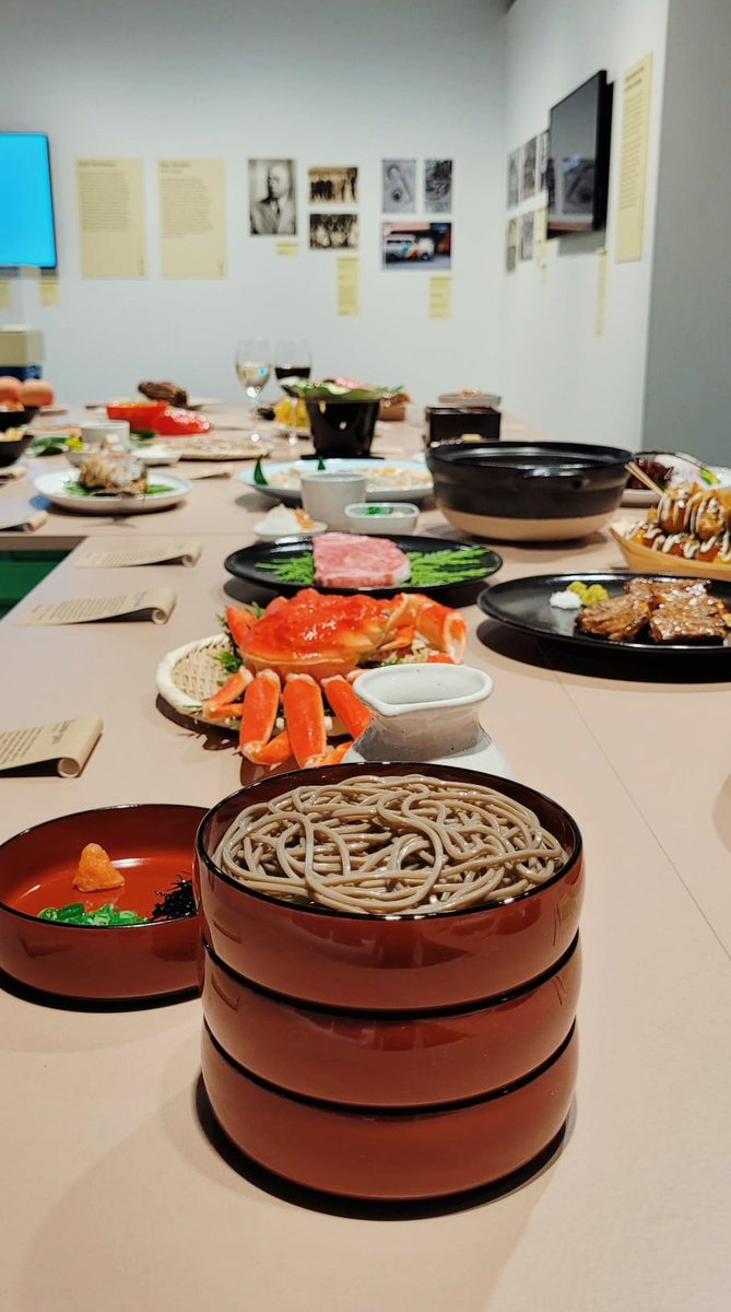 notasdesde's tweet image. Shokuhin Sanpuru describe en Japón el arte de hacer las réplicas de comida que aún puedes encontrar allí en la entrada de muchos restaurantes.

@japanhouseldn tiene una exposición ahora sobre ello y solo puedo decir que da hambre...

#looksdelicious