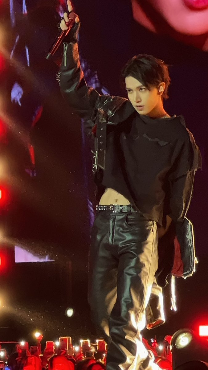 ihs_heeseung's tweet photo. LEE HEESEUNG YOU ARE SO INSANE https://t.co/wy43kJeWER