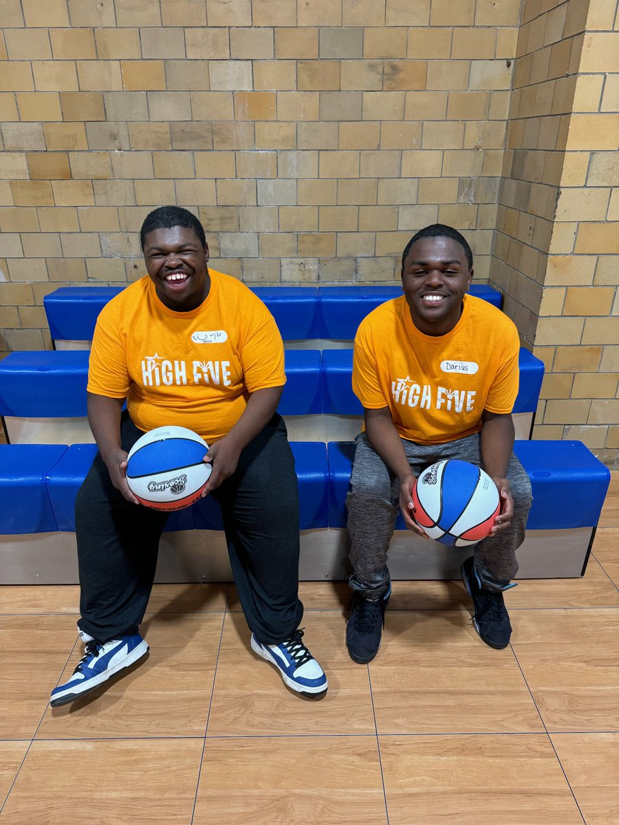 TheChampProject's tweet image. High Five Basketball at the Lyceum! Thank you Community Services for Every1 for making this possible. High Fives, smiles and fun! @ProjectPlayWNY @RCWJRF