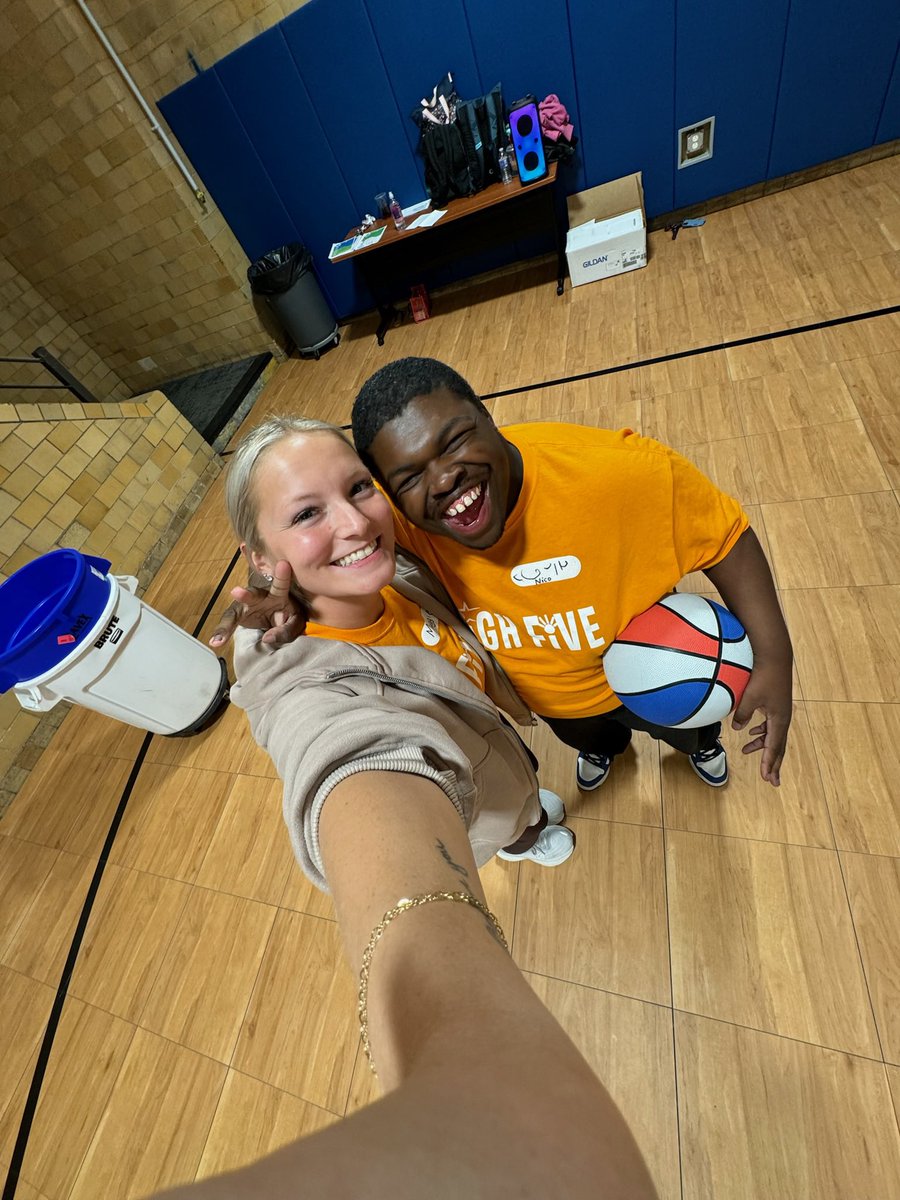 TheChampProject's tweet image. High Five Basketball at the Lyceum! Thank you Community Services for Every1 for making this possible. High Fives, smiles and fun! @ProjectPlayWNY @RCWJRF