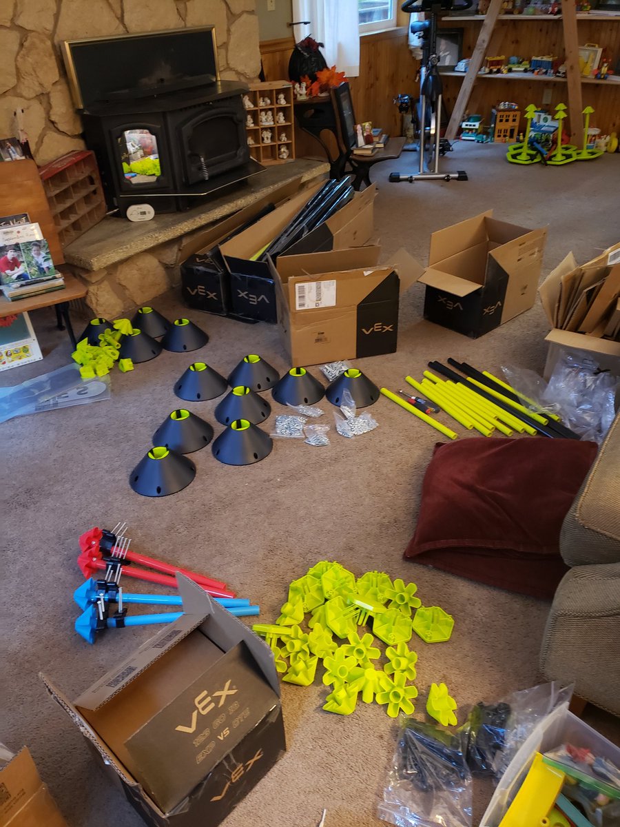 SandyVEXRobotic's tweet image. Tell me your an EP without telling me your an EP! #vexrobotics #recfoundation