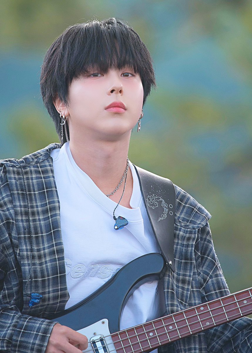 [241011] 수원 통닭거리 축제

청춘 아련 한 장면  ˚₊ 🍃‧₊

#원위 #ONEWE #기욱 #GIUK #기우기 #이기욱 #CyA #키아 #뀩이