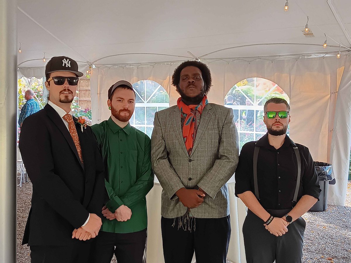 LoogieTanuki tweet media