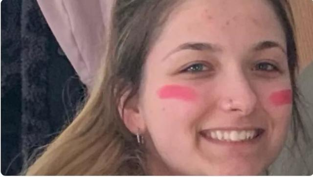 TrueCrimeUpdat's tweet photo. Mohammed Almaru, 42, of #Tinley #Illinois, was sentenced to 55 years in prison for beating his daughter Mia Maro, 17, to death in May 2022 after an argument about her attending prom
Almaru initially gave Mia permission to go but changed his mind, saying he "did not trust her" after she crashed his car
Days before her death, Mia texted a relative fearing her father might "beat her" or "kill her."
Police found Mia's body & Almaru with self-inflicted wounds
A bent metal pole & rubber mallet were allegedly used in the murder.
lmaru confessed in a text to a family member, saying he "lost his mind" & "beat her."
#RIP π #TrueCrime
Please share to spread awareness