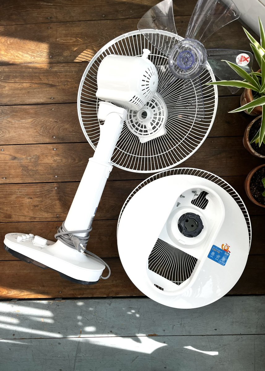 올여름. 이렇게 소중한 존재가 또 있었을까. 쉴틈없이 일해줘서 고마웠다. #선풍기 #2024년여름