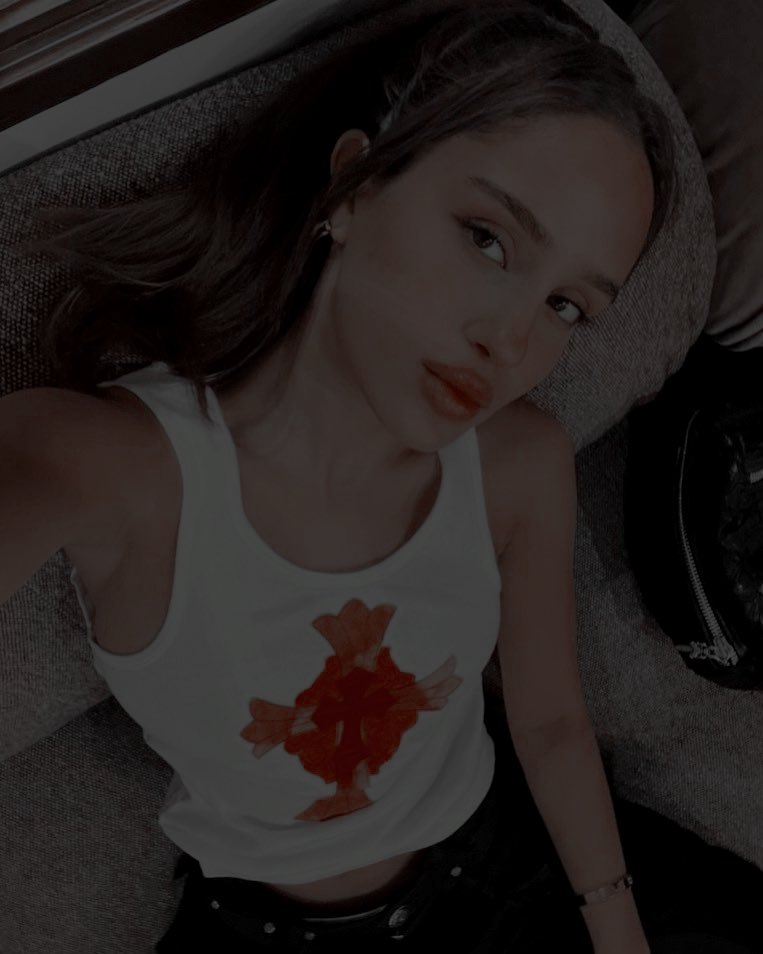 ㅤㅤ  ㅤ
       ▮ 𝗘𝗡 𝗕𝗨́𝗦𝗤𝗨𝗘𝗗𝗔 𝗬 𝗖𝗔𝗣𝗧𝗨𝗥𝗔  ⦂
           ﹫ 𝓝EREA.
               
     𝒃𝗮𝗻𝗱𝗮 𝗿𝗼𝗷𝗮.
     𝒅esde siempre.
     𝒄onductora ilegal en moto.
     fc + info en 𝒅͟𝗺.
ㅤㅤ