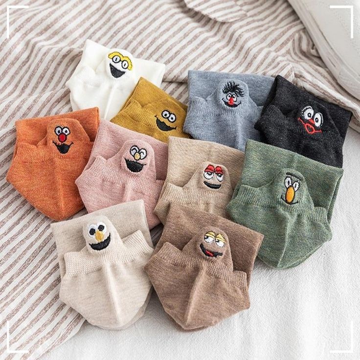 HeavenHotchner's tweet photo. Y segundo! Y mi personal favorito, te he comprado incluso más calcetas! Me han parecido muy divertidas, y se que no hay nadie en el mundo que ame más las calcetas divertidas que tú.

Además, tenían en talla bebé! Así que nuestro hijo o hija podrá combinar contigo. https://t.co/SRnfAdsJcH