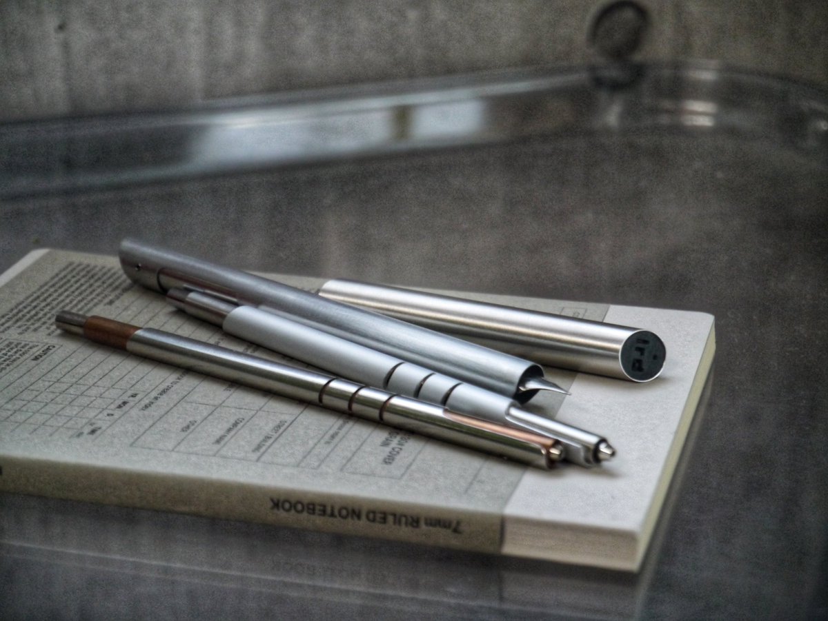 felo__9's tweet image. Lucio Rossi Design