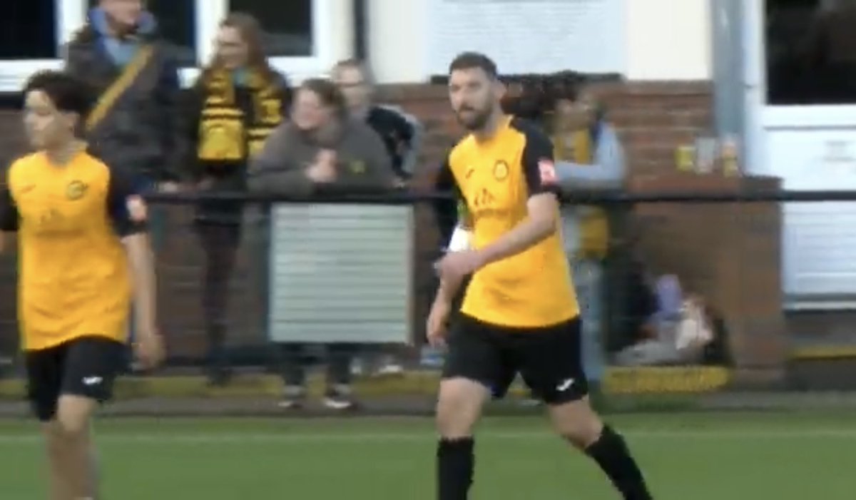 ✅ Skipper;
✅ Split elbow after half-hour;
✅ Strapping stained red for an hour;
✅ Goal-like clearance at 1-2 down;
✅ 94th min equaliser to rescue point;
✅ MOTM;
✅ Swerved post-interview!

Take a bow <a href="/thedrage14/">Drage</a> 🧡🖤

<a href="/MersthamFC1892/">Merstham FC (Official)</a>