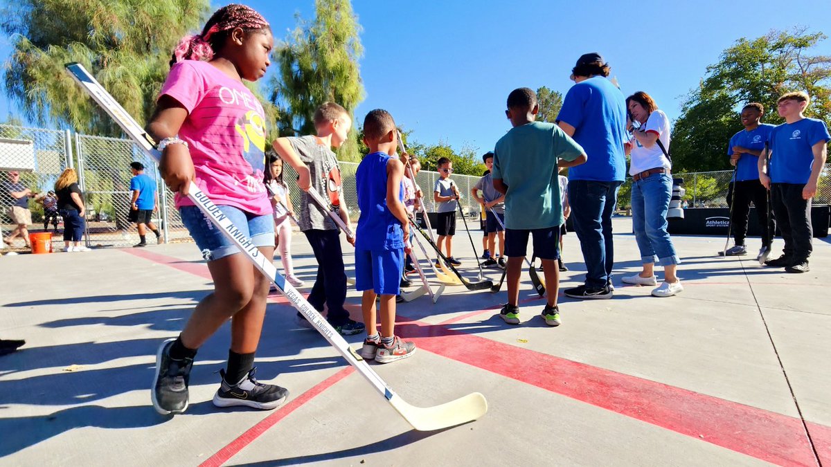sddoebler's tweet photo. Thanks to the @GoldenKnights Foundation and the @CityOfLasVegas Parks &amp; Rec team for your great partnership and collaboration with the @mayorsfundlv! Watch for the new CLV girls hockey league launch, grades 3-5! @KerryBubolz #youthhockey #community ##girlssports #partnerships https://t.co/2sLjAplvsm