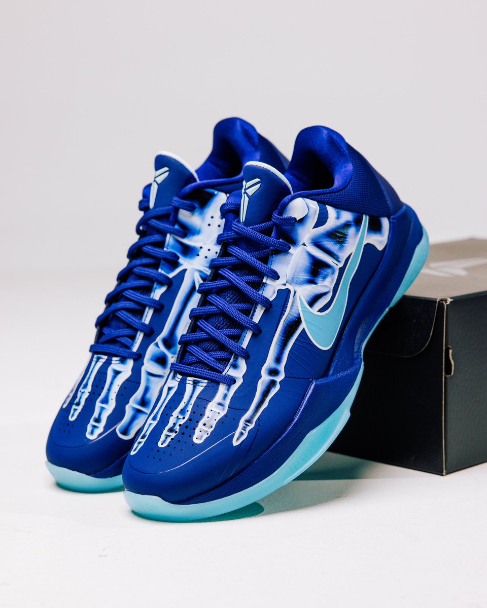 thecommonhype's tweet photo. Early Look at the Kobe 5 “X-Ray” 💎

ABSOLUTELY NEED THEM https://t.co/9zNRKCmR6M