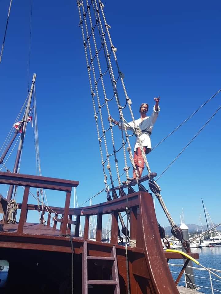 Fucsia_Official's tweet photo. #CristobalColónADN 
Os dejo fotos hechas por mi,en Baiona,Galicia.
Del mismo barco #LaNiña #LaPinta #LaSantaMaría en el q Cristóbal Colón descubrió América junto a unos indígenas. No sólo descubrieron la patata,sino también el tabaco. 
Os recomiendo visitarlo,la entrada cuesta2€ https://t.co/LtbDny8xtJ