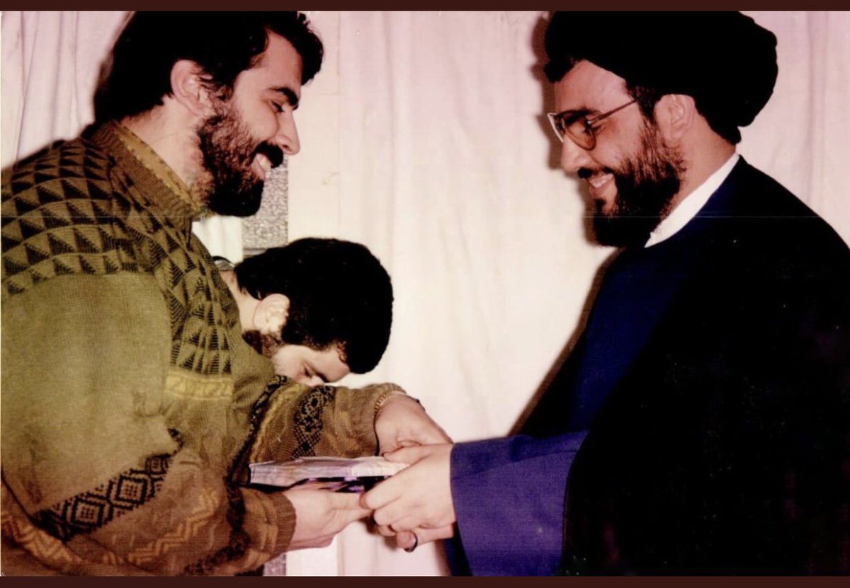 eiderkamp's tweet image. الشهيد القائد الجهادي ابراهيم قبيسي ( الحاج ابو موسى
مع سماحة العشق
الشهيد القائد السيد حسن نصرالله رضوان الله عليهم