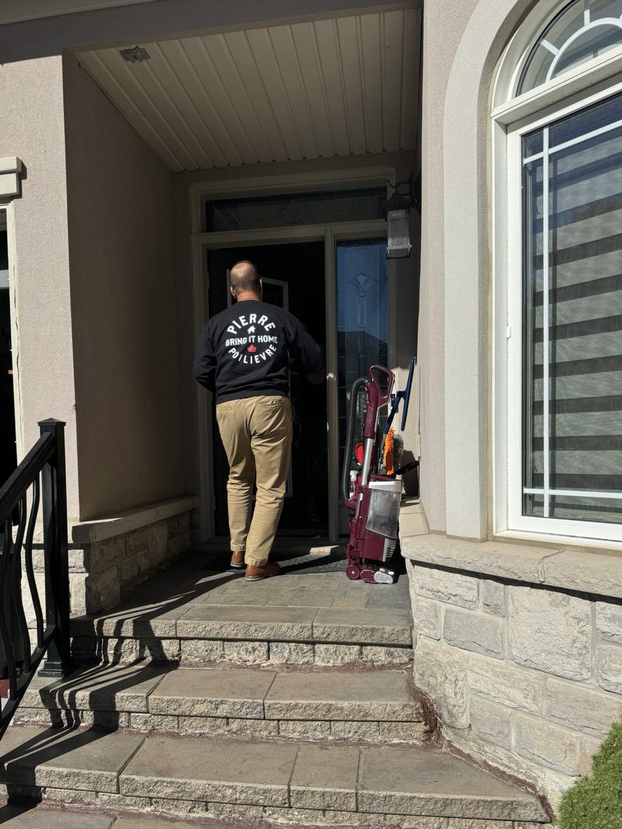 NadeemAkbar2026's tweet image. Another successful day out canvassing in the riding. It is wonderful to see all happy faces and connect with the community this Thanksgiving weekend!

#TimeForChange #TrudeauHasToGo #ConservativeSolutions #CarbonTax #Milton #Burlington #CdnPoli #AxeTheTax