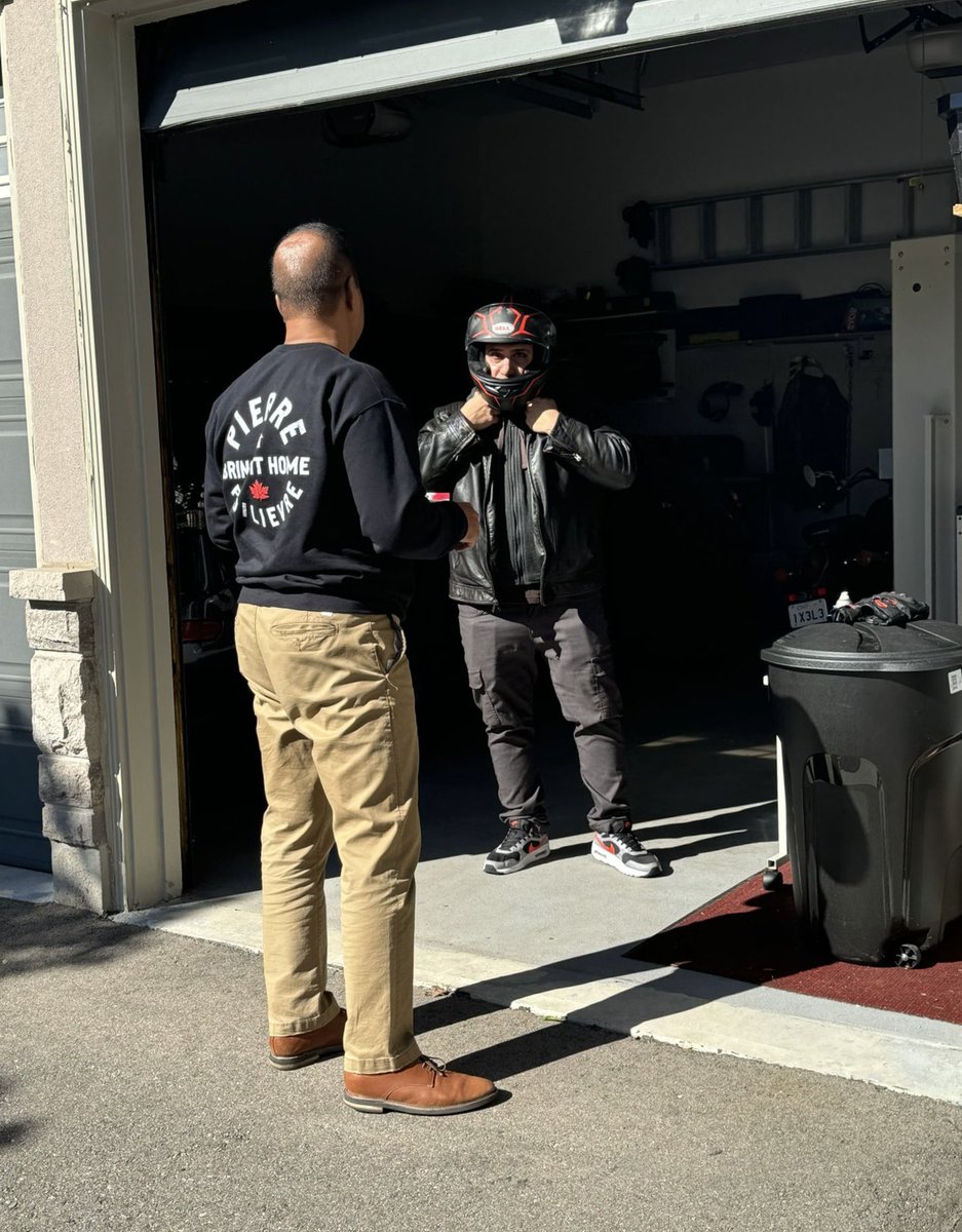 NadeemAkbar2026's tweet image. Another successful day out canvassing in the riding. It is wonderful to see all happy faces and connect with the community this Thanksgiving weekend!

#TimeForChange #TrudeauHasToGo #ConservativeSolutions #CarbonTax #Milton #Burlington #CdnPoli #AxeTheTax