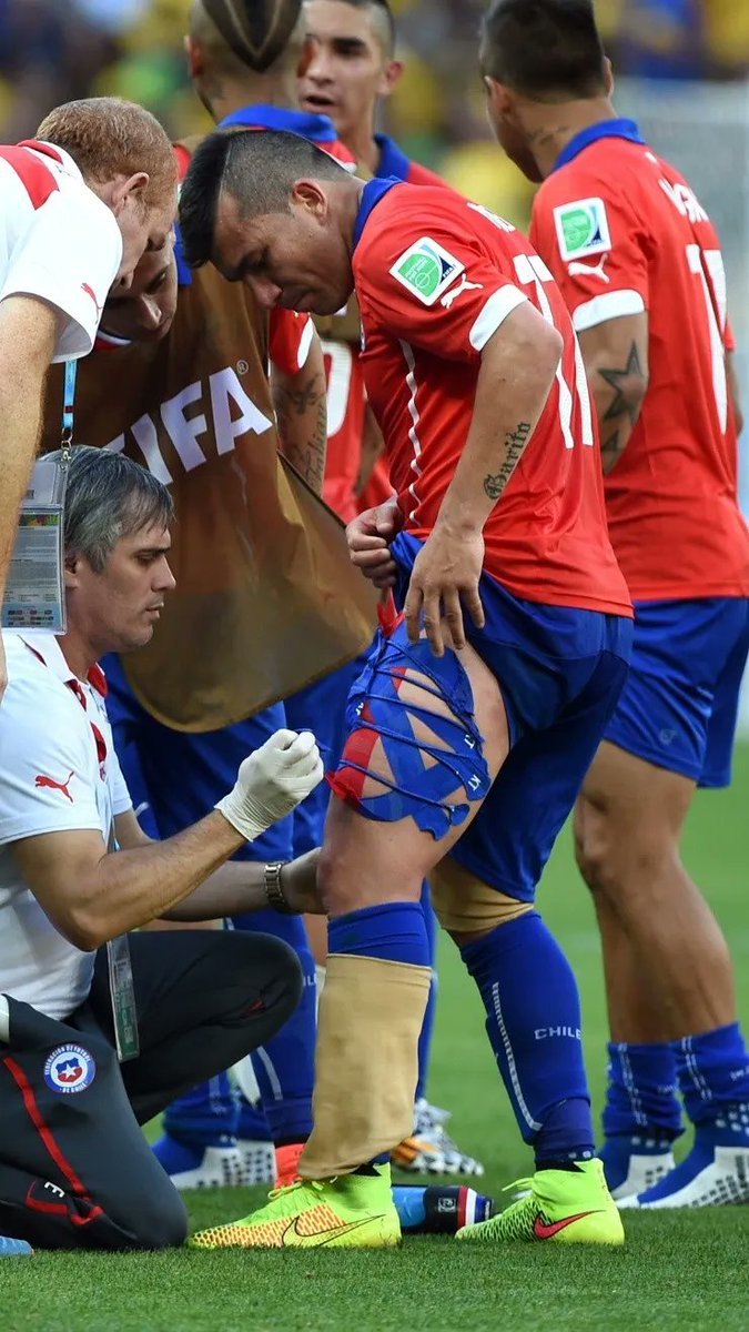 Pensar que Gary Medel, casi cago su carrera por defender la camiseta de la selección, para que venga un piñiñento como Carlos Palacios y le falte el respeto así a la roja. Palacios muerto, ya no existes.