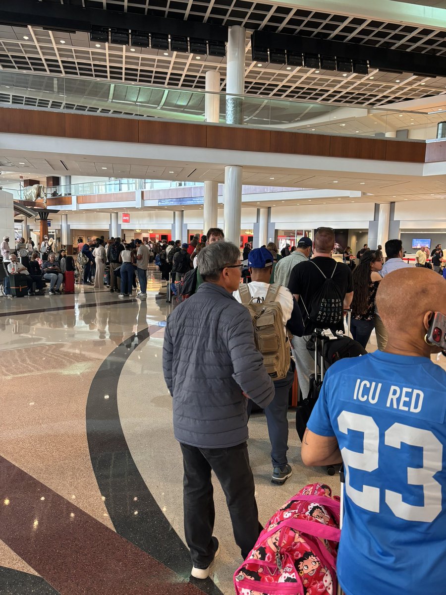 nitin_driftRT's tweet photo. @aviscarIrental pathetically slow service at @DFWAirport. Long queues of passengers with only 3 working agents. 
Promised pick up at 2:30 PM, at 4:30 PM still in a queue of 50 passengers.
Average service time, 20 mins per order. 
Why???
#CustomerServiceFail #worse #DFW # Texas https://t.co/g65cStrpr4