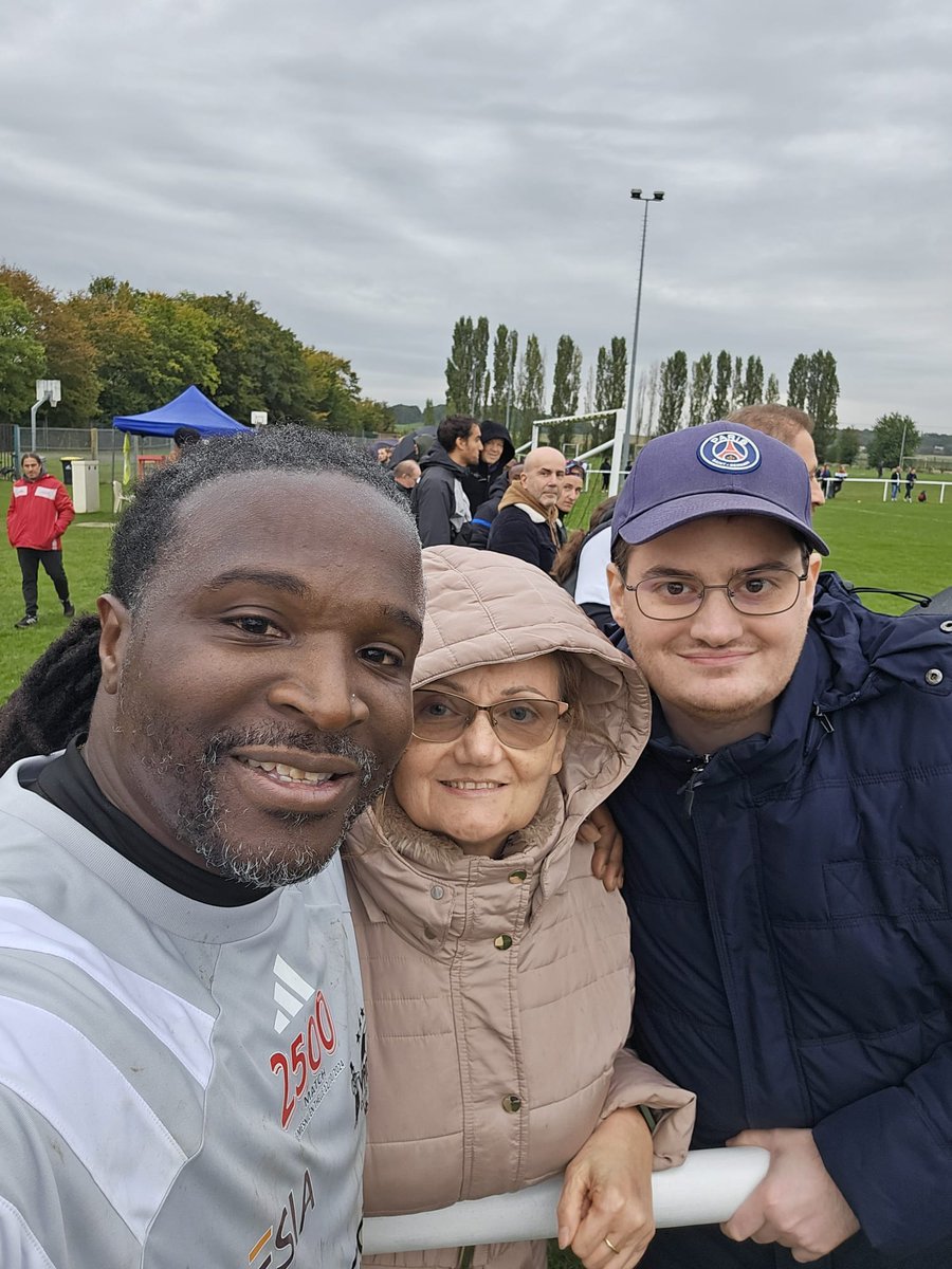 ELYNE95's tweet photo. Merci à #BernardMendy #LudovicObraniak #ClaudePuel #PriceJolibois que j'ai pu approcher avec mon 2nd fils #MattSheppard https://t.co/ox7NpdS4r3