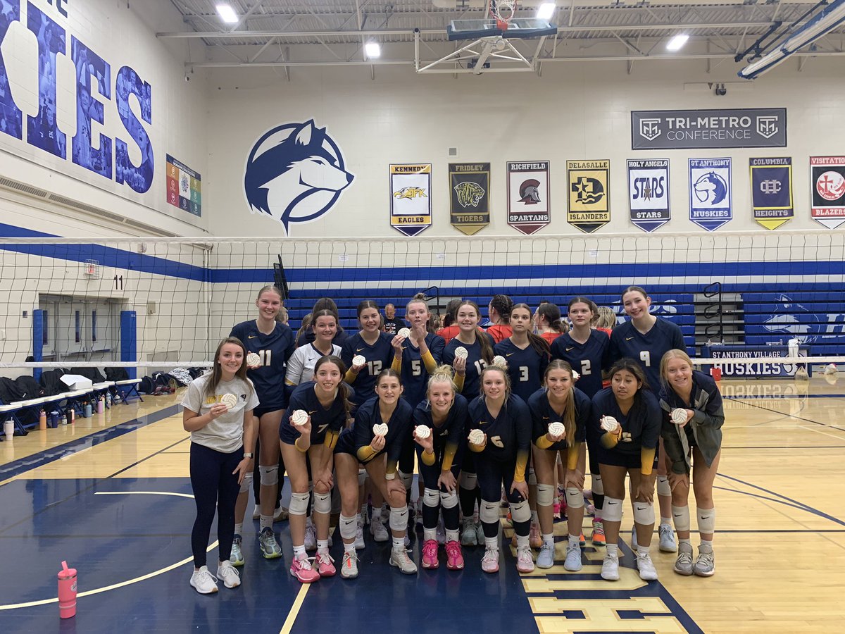 The Lakers take 2nd at the cupcake tournament earning some frosted cookies!!