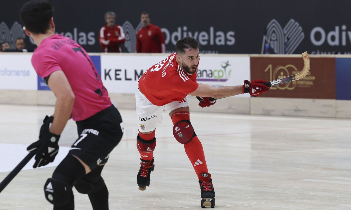 Hóquei: Benfica goleou o Sporting por 6-1 e defronta a Oliveirense na final da Elite Cup.