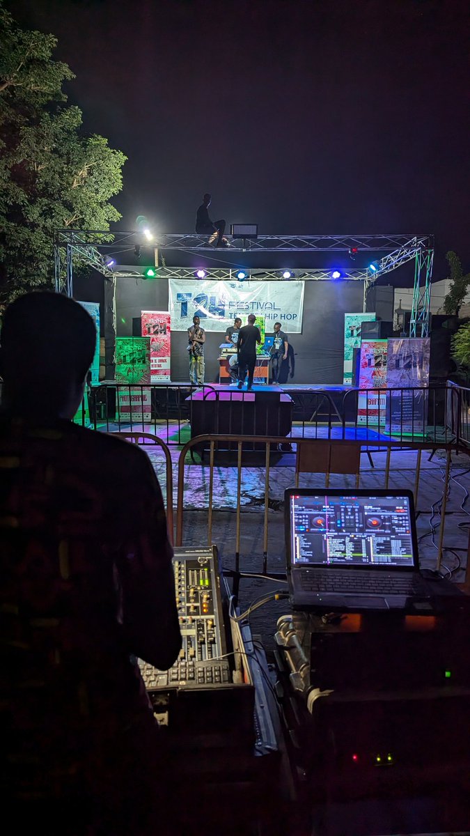 TengeejHiphop's tweet photo. Diamniadio is ready 🔥🔥🔥
Tëngeej Hip-Hop Festival #2

#festivalt2h #departmentderufisque #rapgalsen #culture #festival #culturesurbaines #senegal https://t.co/OQIEebqMo1