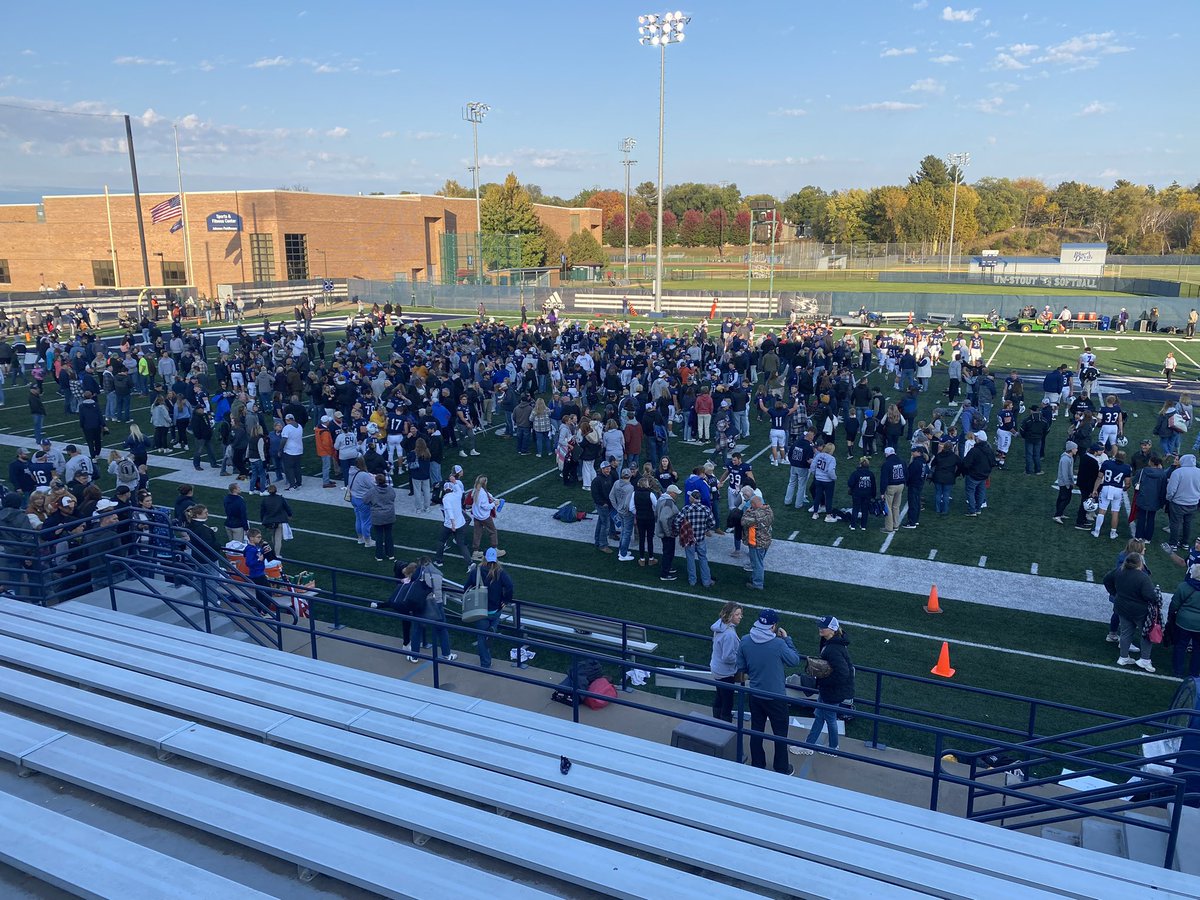 Nick Tabbert WQOW News 18 (@news18tabbert) on Twitter photo FINAL: <a href="/UWStoutFootball/">UW-Stout Football</a> 29, UW-Whitewater 27.
Blue Devils earn their first win over UWW in 23 seasons! FINAL: <a href="/UWStoutFootball/">UW-Stout Football</a> 29, UW-Whitewater 27.
Blue Devils earn their first win over UWW in 23 seasons!