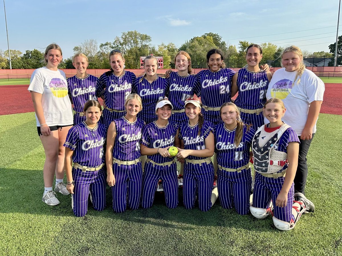 ChicksSoftball's tweet image. Chicks take on big District opponents at the Raytown South Tournament and go 3-0 to be the tourney CHAMPS!! Congrats ladies!! #ChickStrong 💜🥎💛