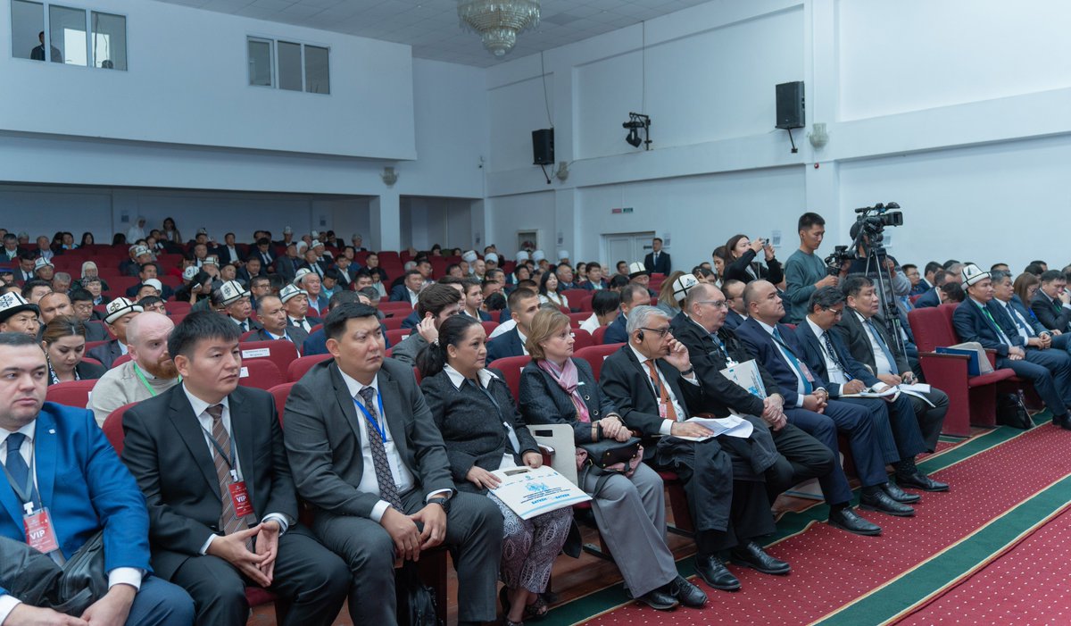undpkg's tweet photo. Yesterday, the off-site session of the Investment Council under the Cabinet of Ministers was held in #Batken discussing the investment, entrepreneurship, tourism, industrial capacity & the prospects of Batken regional development by placing public private partnership at the core. https://t.co/gNhDeU8XUw
