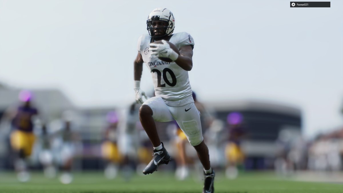 4VertsCincy's tweet photo. Win in our return to action against a good ECU team on the road! Hats off to the run game

QB Sorsby - 169 yds
HB Williams - 139 yds 2 TDs rushing
WR Johnson - 5/70 yds

INTs - Gooodwyn, Willis, Carroll, , Nichols,
Gwacham
Sacks - Corleone, Coleman, Willis https://t.co/DDbzMvIN4E