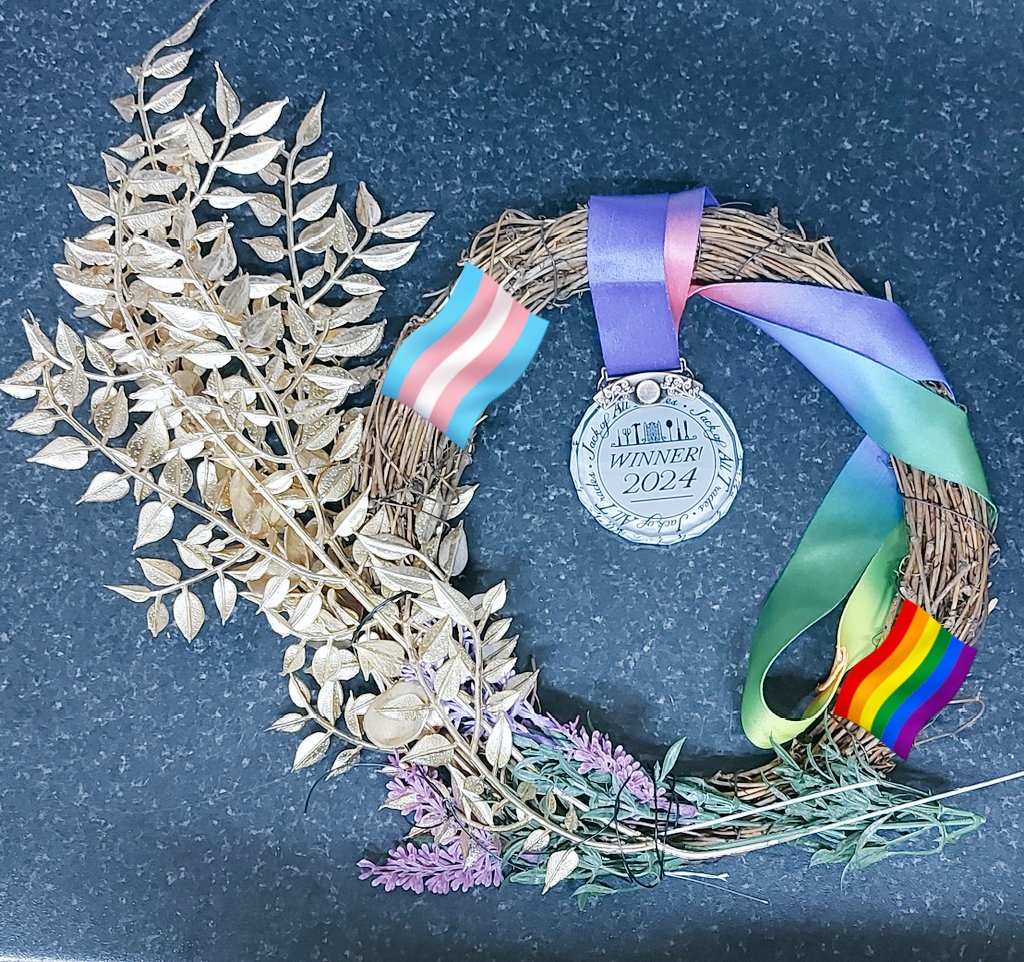 Can't believe I managed to NOT blow myself up. 👨‍🔧⚡️🔌
Thank you.
<a href="/dickstrawbridge/">Dick Strawbridge</a> <a href="/angeladoree/">Angel Adoree</a> <a href="/vint_patisserie/">Vintage Patisserie</a> @thechateautv