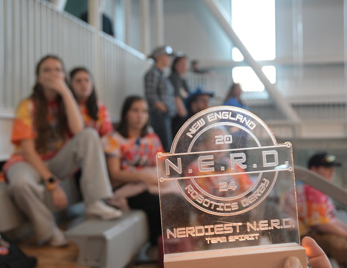 BRRHSPhoto's tweet photo. Congrats to TJ2 Robotics, WINNERS of the New England Robotics Derby and the only team out of 32 to go completely undefeated! Oh Yeah! @BRRHSprincipal  @BRRSD_ @frcteam88 https://t.co/5wXVsYRF6k