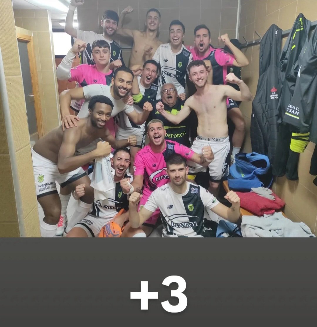 NotInMyHouse26's tweet photo. My team @guardofs 🥰🫶💚💛
2° partido sin entrenador y segundo partido donde sumamos puntos (4 de los últimos 6 y ante dos rivales de calidad como Salamanca y Zamora). Lo mejor es que al equipo se le ve super unido.
A seguir asi muchachos!!!! 
#AutoGestion
#ForzaDeporCyLGuardoFS https://t.co/LMpkVvoUtC