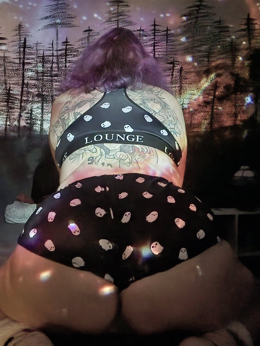dirty_ela's tweet photo. Boo 👻🥰 https://t.co/2NdybTK0wH