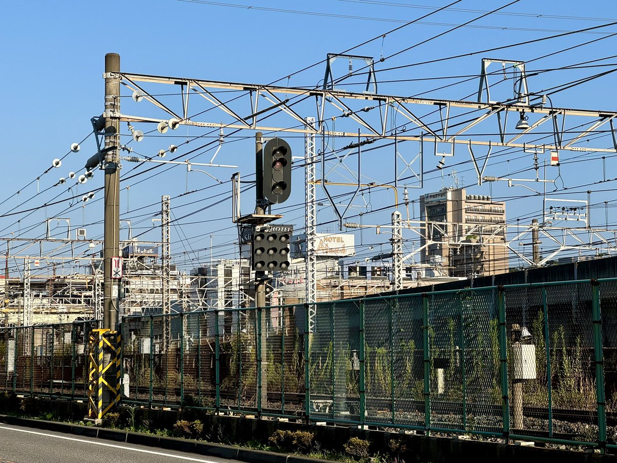 Сайхан өглөө байна. Бүгд амралтын өдрөө ая тухтай сайхан өнгүүлээрэй.