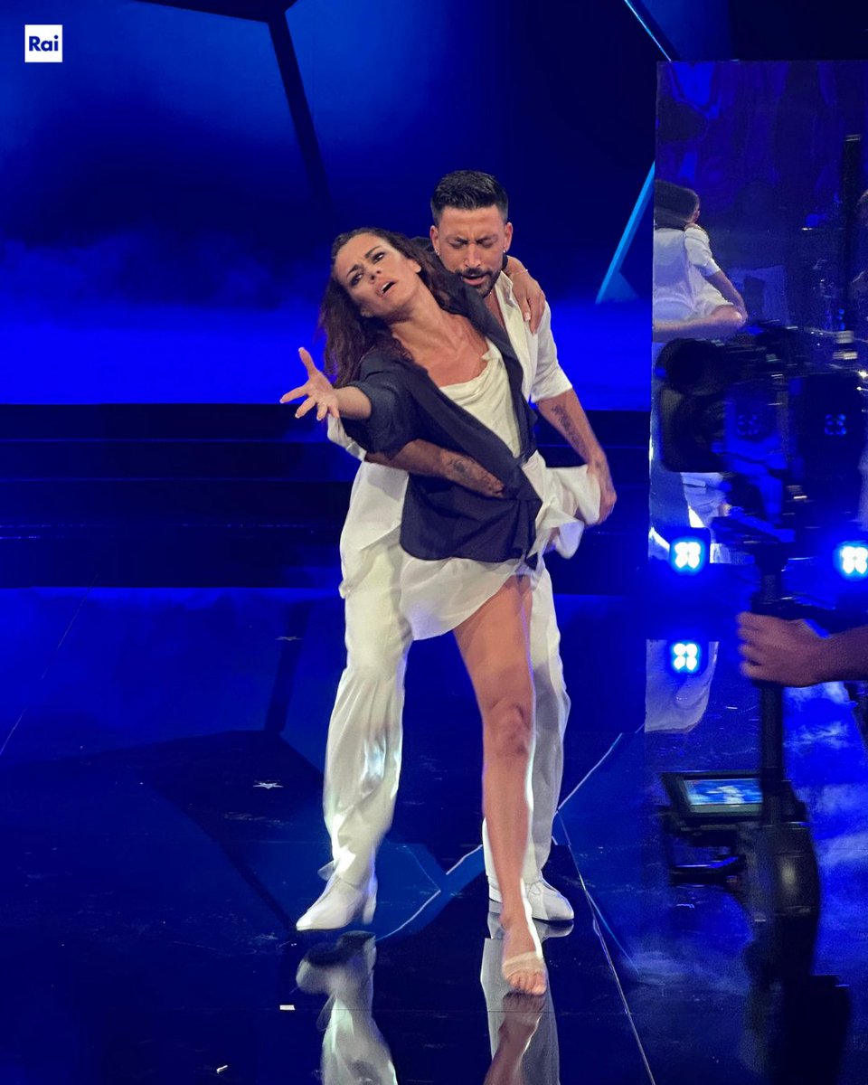 Ballando_Rai's tweet photo. Un’interpretazione indimenticabile quella di #BiancaGuaccero e #GiovanniPernice a #BallandoConLeStelle ✨ https://t.co/R47zmUeOvN